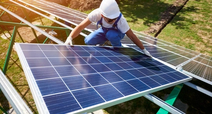 Gleichzeitig Entlassungen und Fachkräfte-Engpass in Energiewende-Unternehmen: Kippt da gerade etwas?