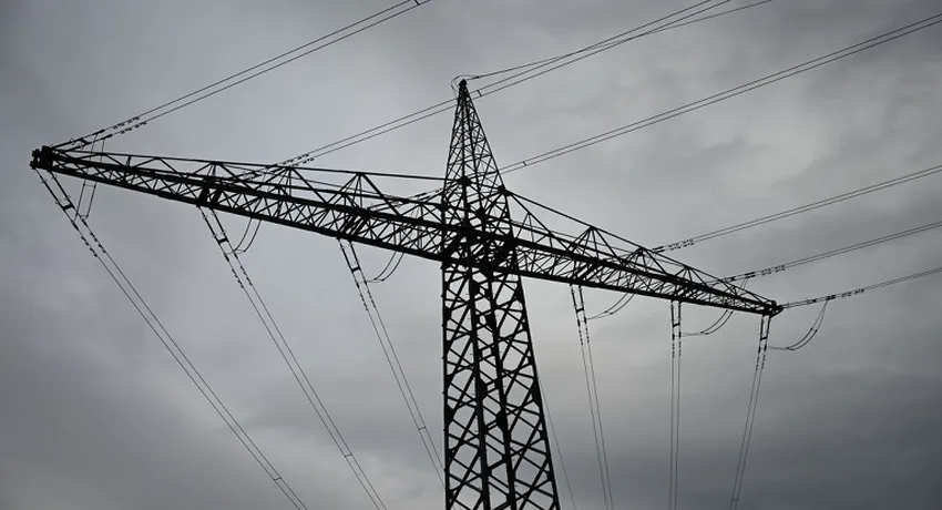 Stromausfall rundum Freiburg begann mit Bäumen in Leitungen